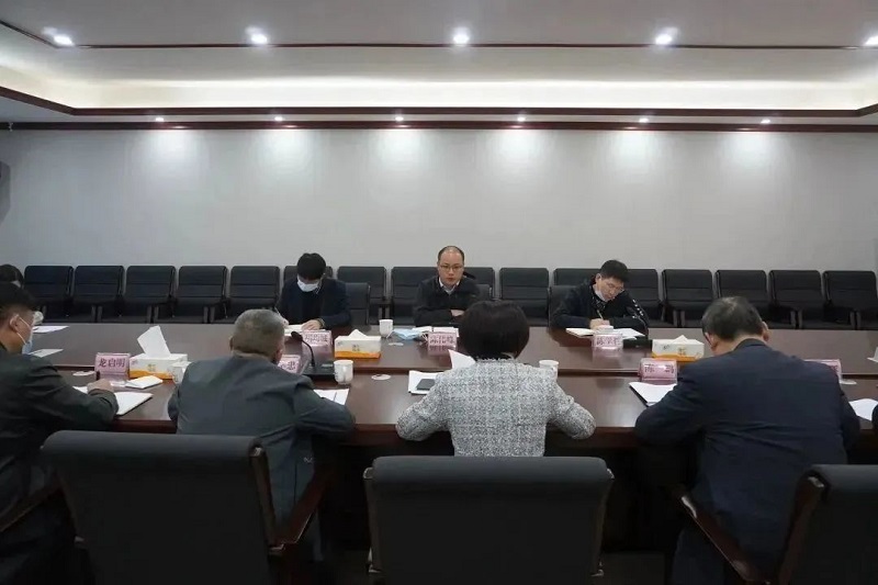 縣委常委、縣紀委書記、縣監委主任陳偉峰到縣人民醫院調研