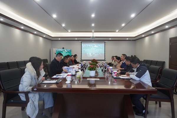 湘東區委常委、統戰部部長 、區總醫院黨委書記湯如龍一行到我院調研